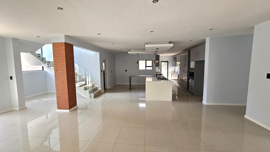 5 Bedroom Property for Sale in Melodie North West